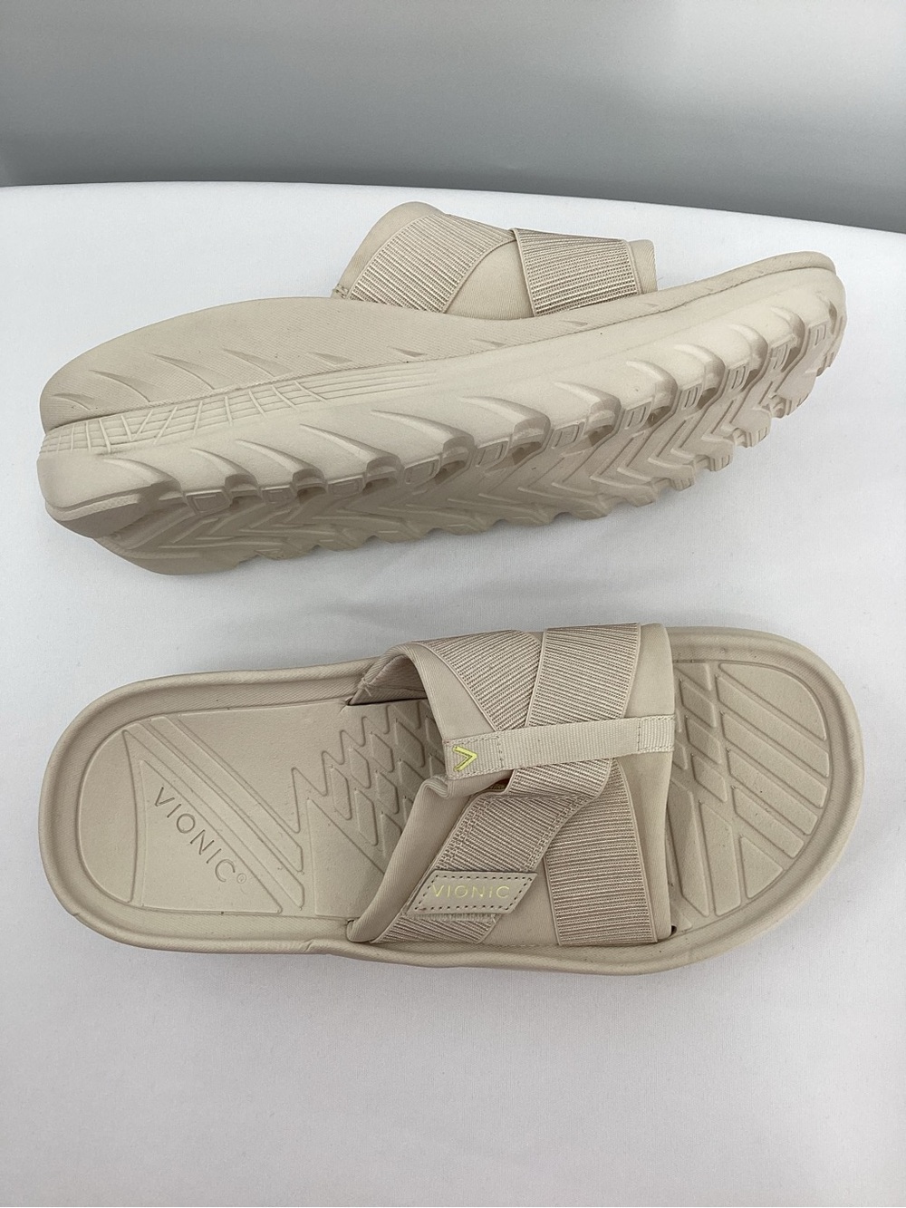 Vionic Rebound Recovery Slide Sandals in Beige